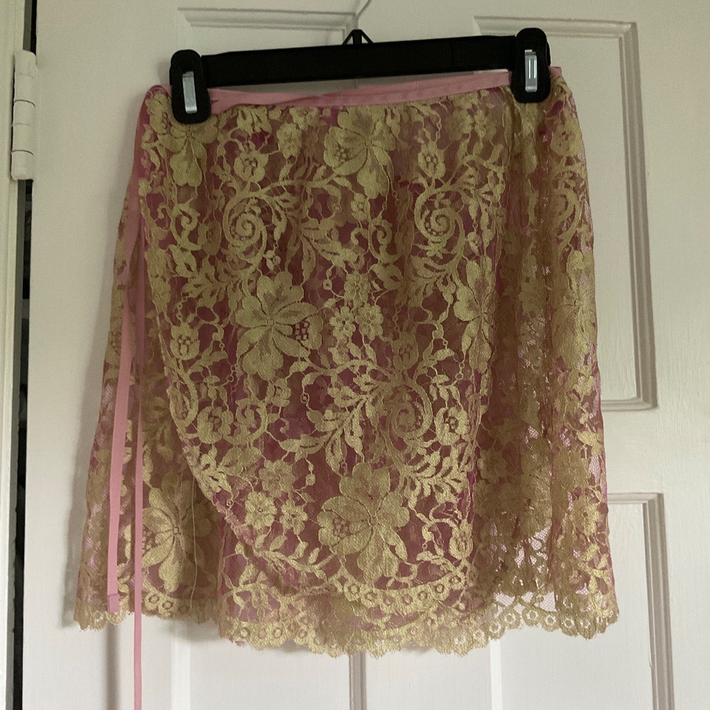 Cloud and Victory French Lace skirt, size 2/small